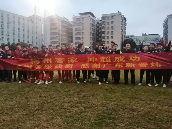 对阵纽卡克亚尔可能无法及时复出莱奥将出战纽卡，克亚尔无法出战纽卡，特奥将继续客串中卫。